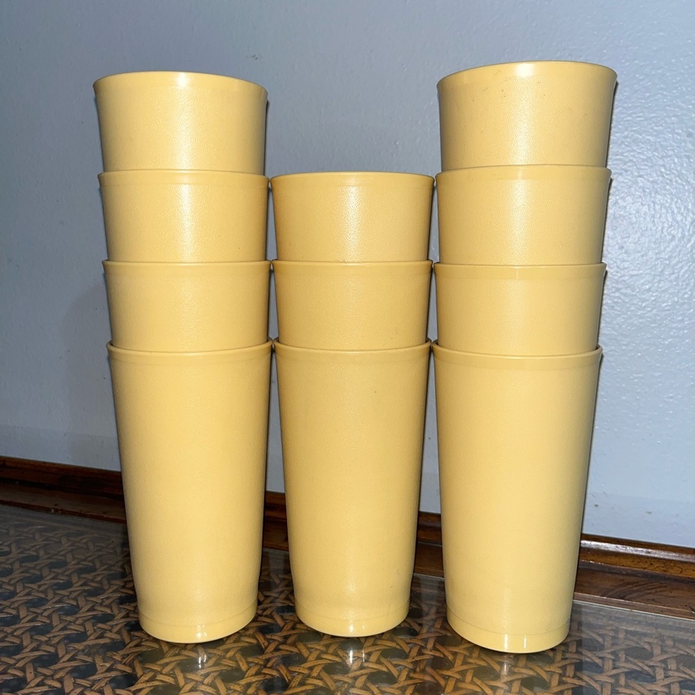 Set of 11 Yellow Vintage Tupperware Tumblers